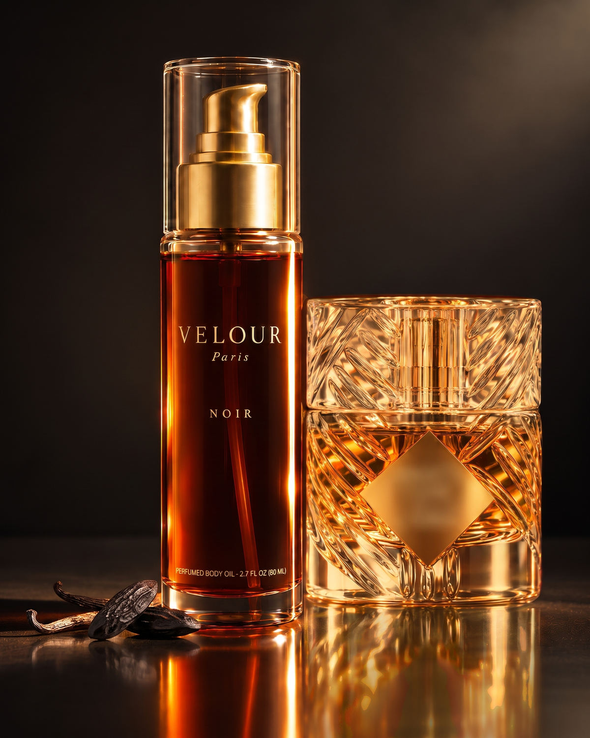 VELOUR Paris Noir : flacon d'huile couleur cognac et pompe dorée, posé près d'un flacon de parfum en verre taillé.